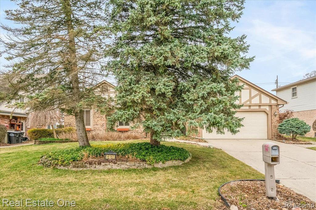 16161 WEATHERFIELD Drive, Northville, MI 48168 — Photo 5