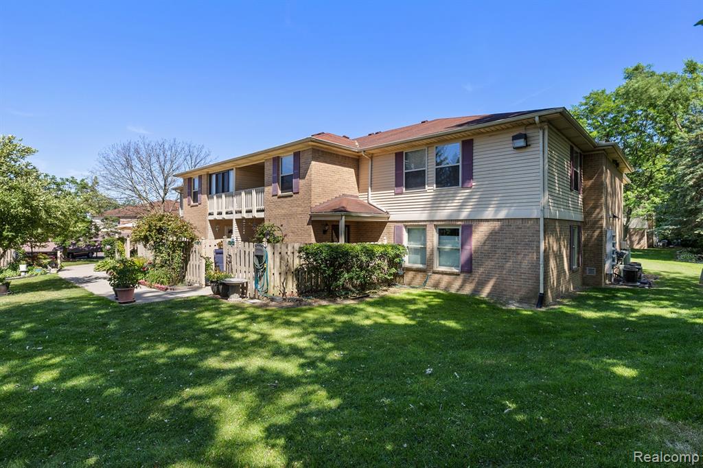 61149 GREENWOOD Drive, South Lyon, MI 48178 — Photo 36