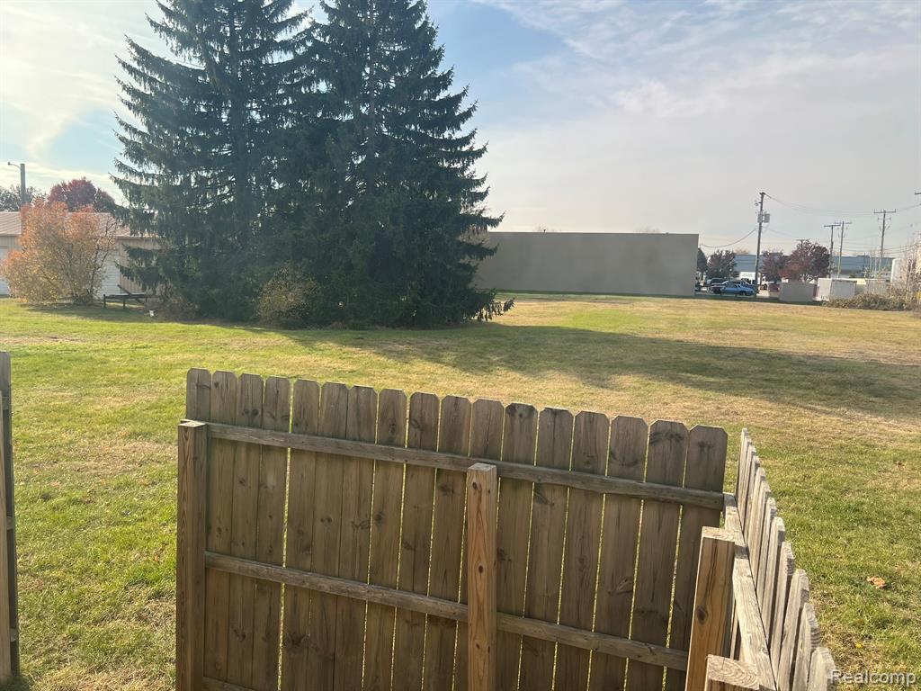 49633 Hayes Road, Shelby Twp, MI 48315 — Photo 12