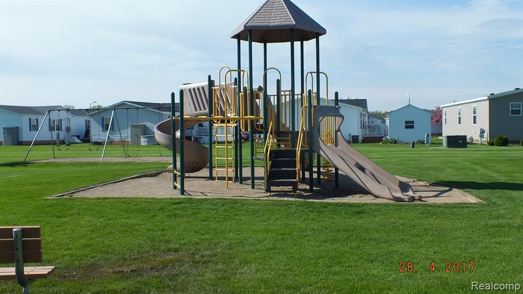 815 Jacobs Landing, Monroe, MI 48161 — Photo 17