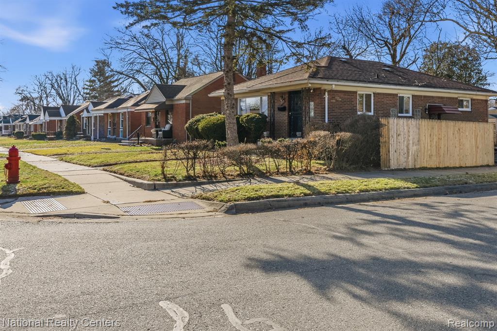 12931 Hazelton Street, Detroit, MI 48223 — Photo 28