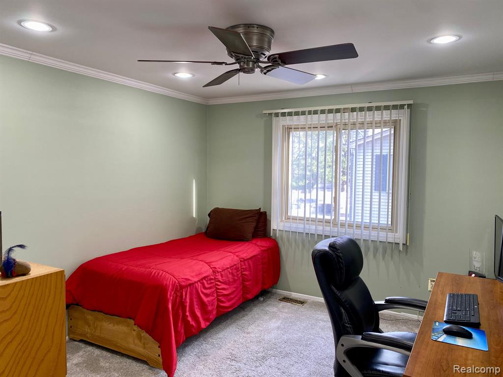 41962 STRATTON Drive, Clinton Twp, MI 48038 — Photo 39