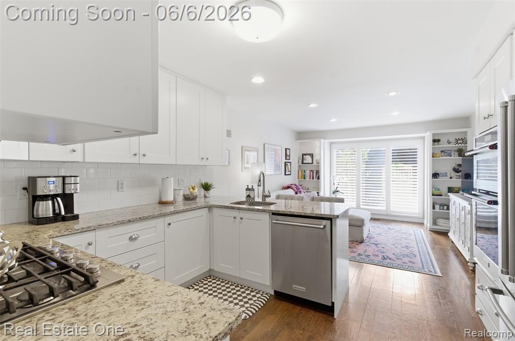 23910 Trailwood Court, 82, Bingham Farms, MI 48025 — Photo 10