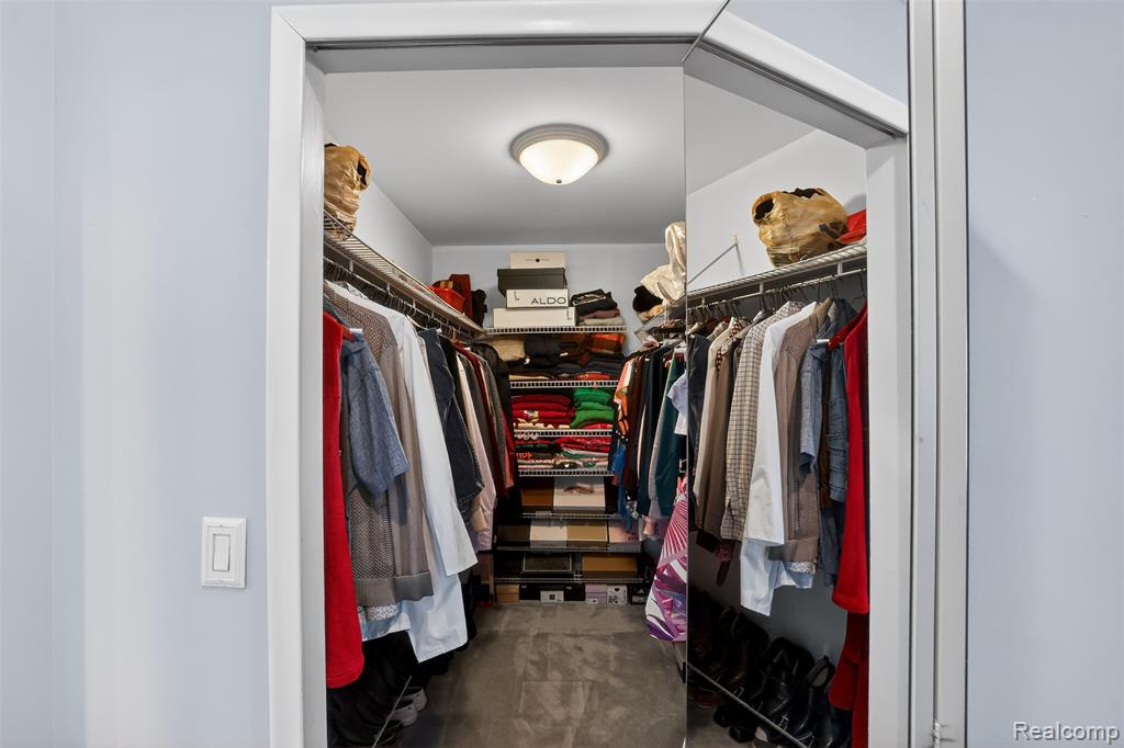 7328 Simsbury Drive, West Bloomfield, MI — Photo 24