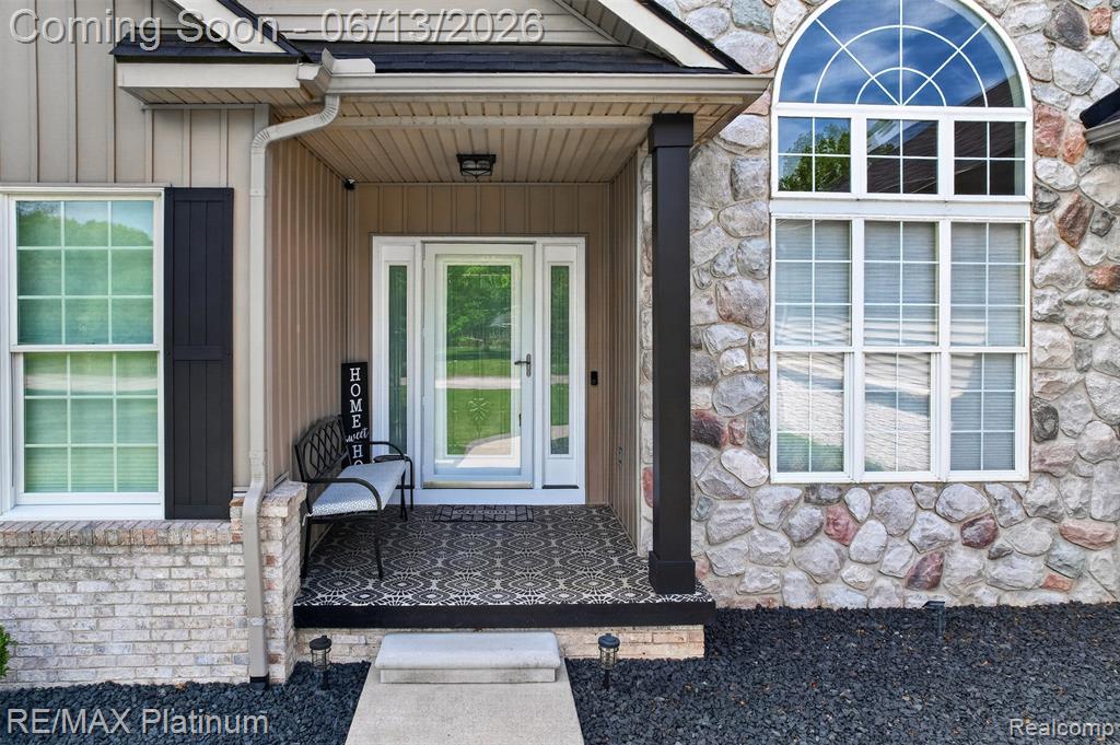 5060 Yax Pointe Drive, Howell, MI 48843 — Photo 2