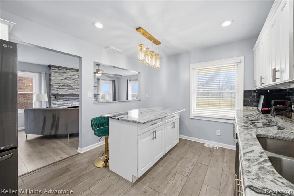 2145 Vernier Road, Grosse Pointe Woods, MI 48236 — Photo 18