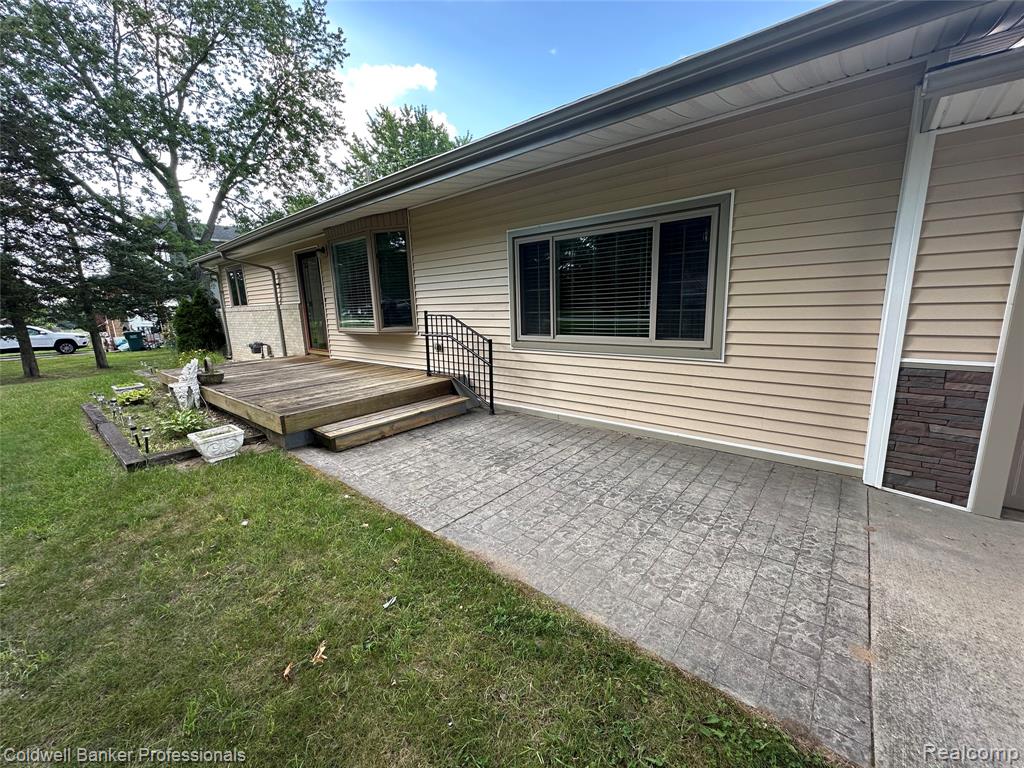 68 Plum Creek Road, Lapeer, MI 48446 — Photo 2
