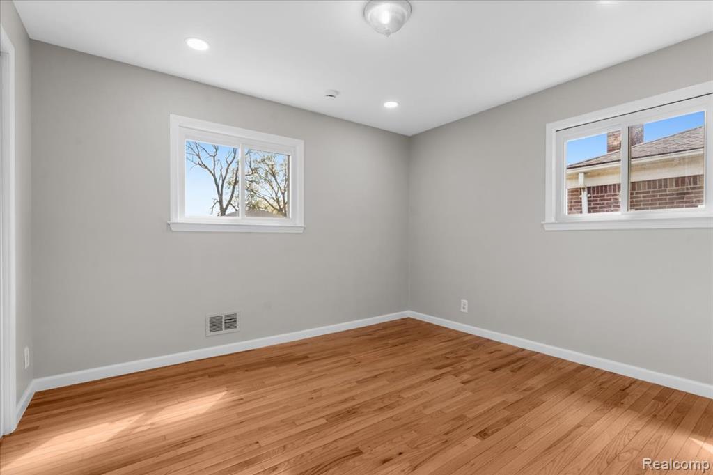 22631 Mylls Street, Saint Clair Shores, MI 48081 — Photo 10