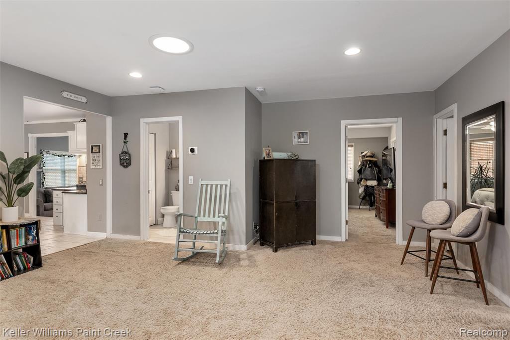 625 Driftwood Avenue, Rochester Hills, MI 48307 — Photo 4