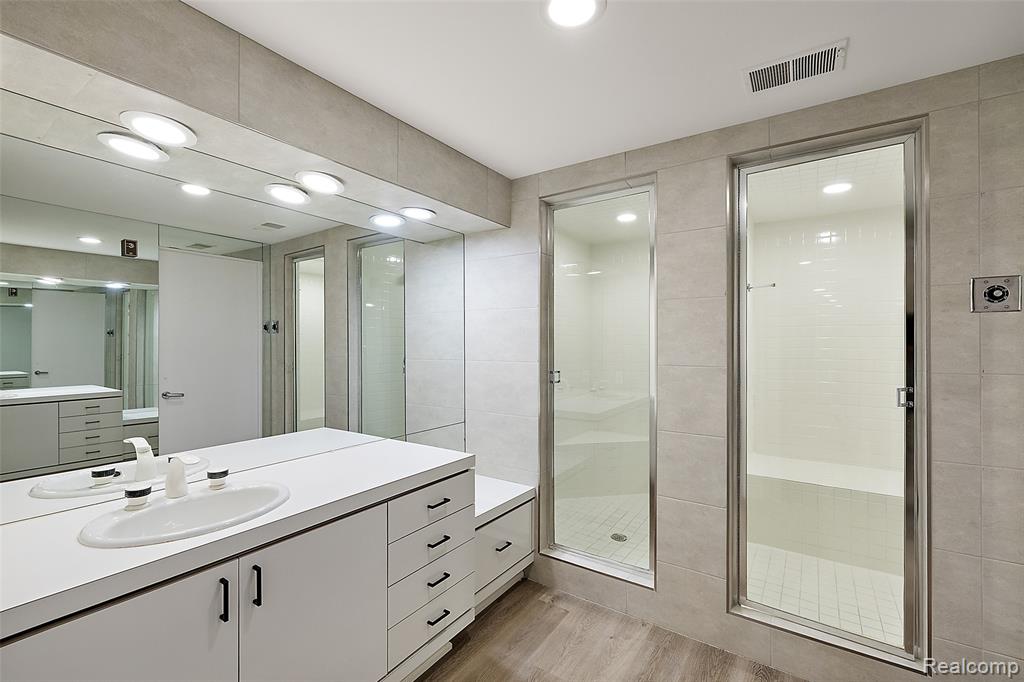 1756 ALEXANDER Drive, Bloomfield Hills, MI 48302 — Photo 29