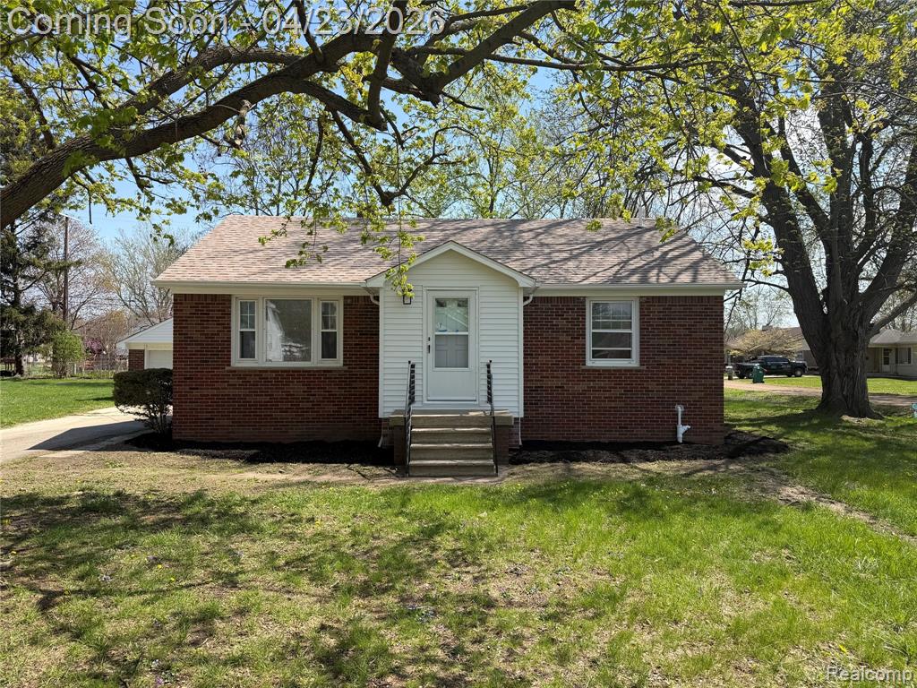 19527 Somers Street, New Boston, MI 48164 — front exterior