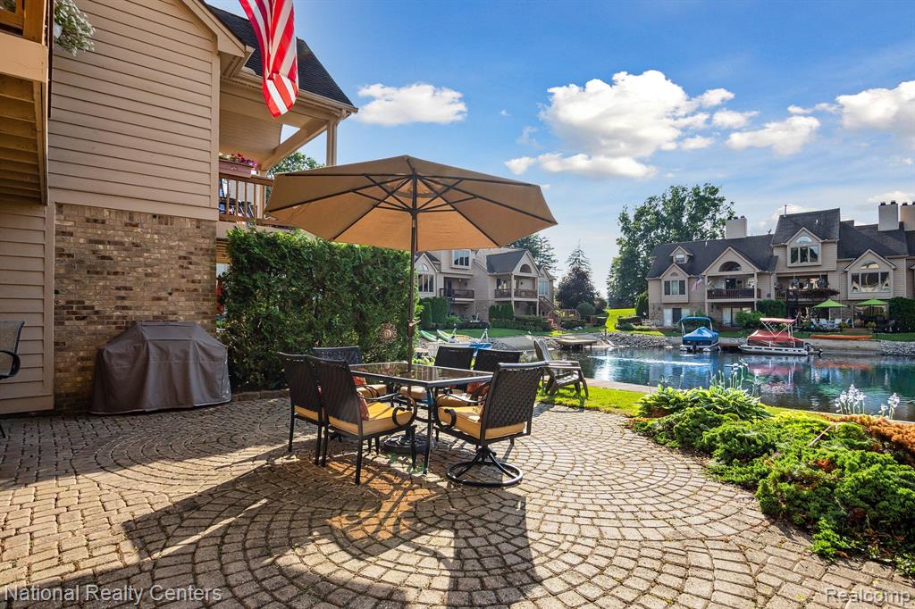 47704 BLUE HERON Drive S, Northville, MI 48168 — Photo 43