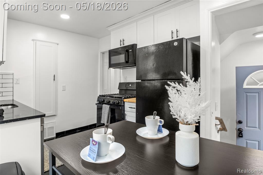 4115 Academy Street, Dearborn Heights, MI 48125 — Photo 12