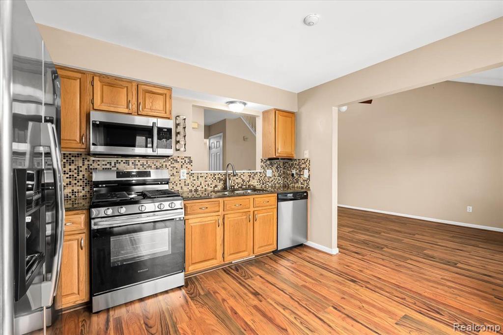 3864 HUNTERS WAY, Canton, MI 48188 — Photo 11