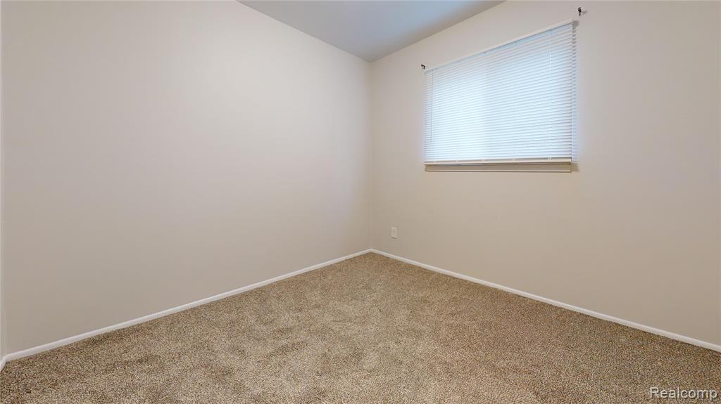 87 W Barrett Avenue, Madison Heights, MI 48071 — Photo 11