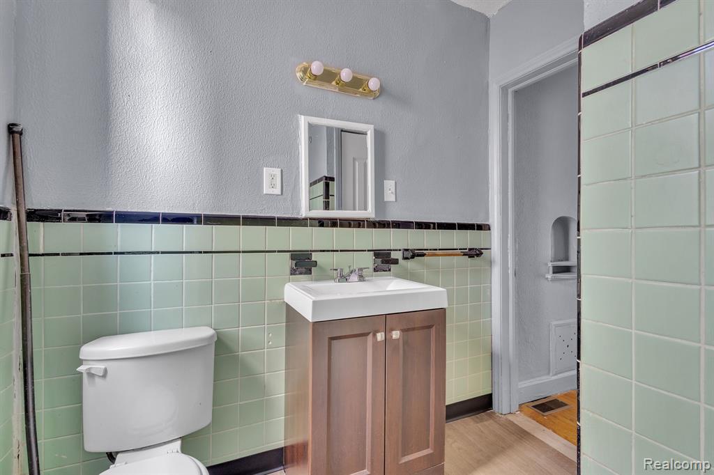 17701 Manderson Road, Highland Park, MI, 48203