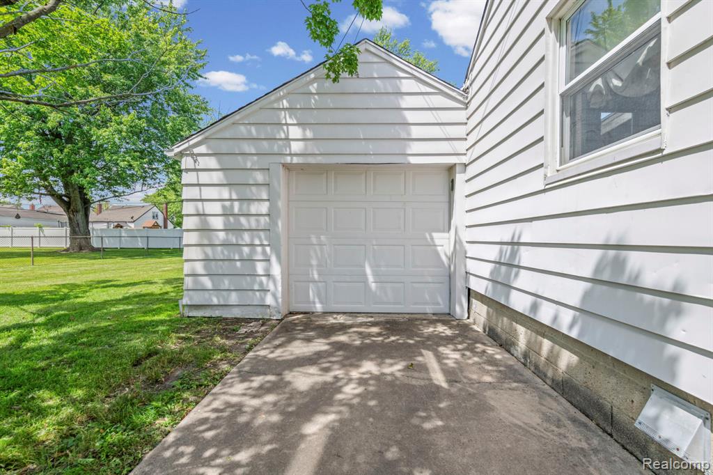 5759 Deering Street, Garden City, MI — Photo 17