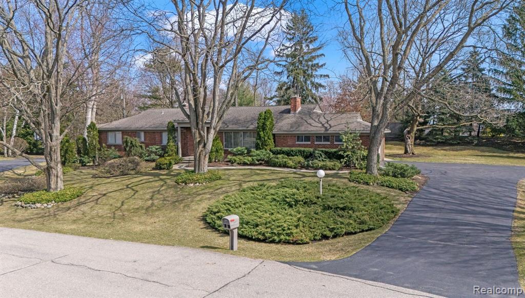 5889 ORCHARD BEND Road, Bloomfield Hills, MI 48301 — Photo 4