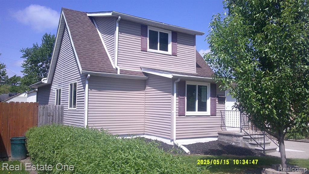 5894 JACKSON Street, Taylor, MI 48180 — Photo 2
