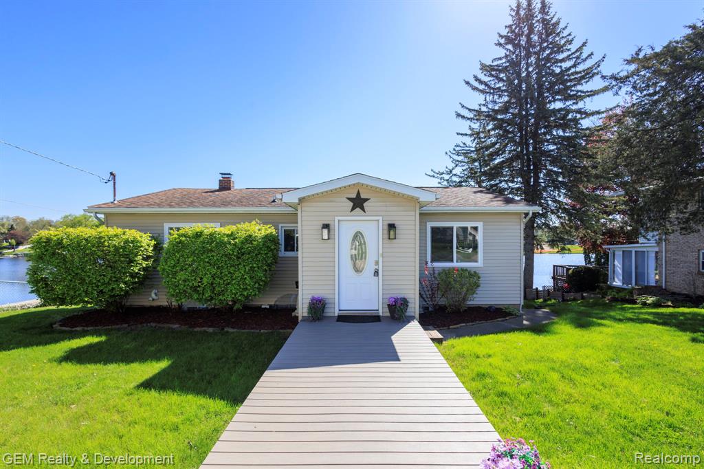 8081 Granada Avenue, Brighton, MI 48114 — Photo 2