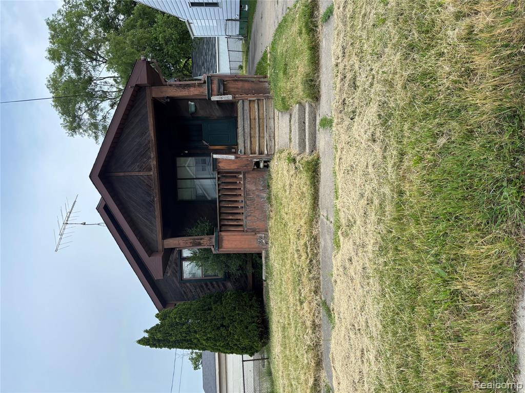 1122 Simcoe Avenue, Flint, MI 48507