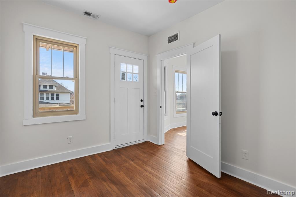 900 Hazelwood Street, Detroit, MI 48202 — Photo 26