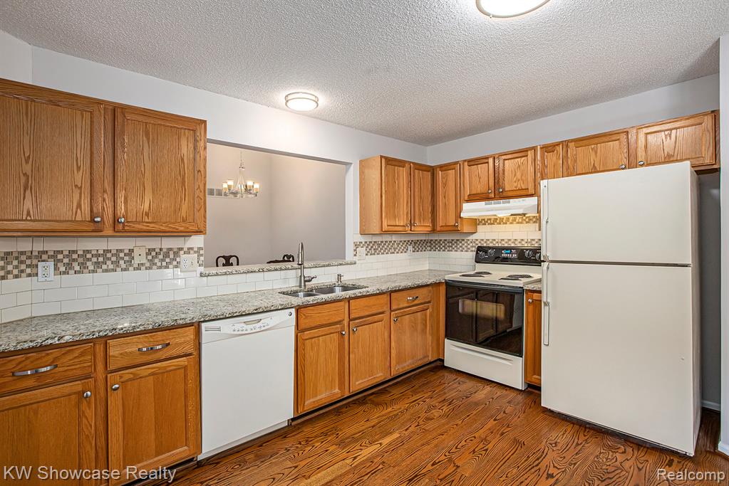 21971 Lancrest Court, 293, Farmington Hills, MI 48335 — Photo 9
