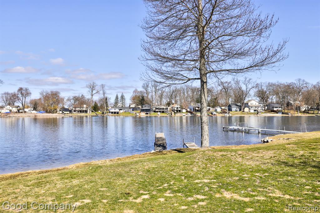 9526 Montgold Avenue, White Lake, MI — Photo 50