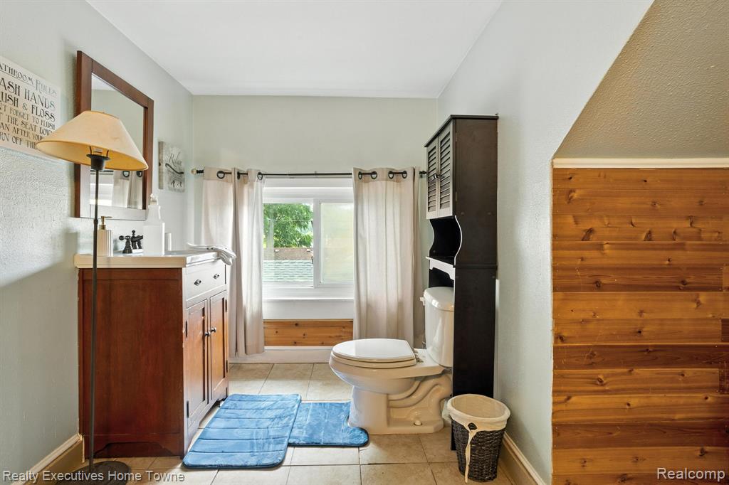 2037 Saint Clair River Drive, Algonac, MI 48001 — Photo 10