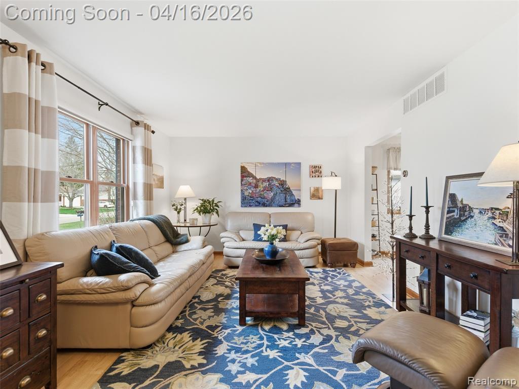 3363 Blasser Drive, Lake Orion, MI — Photo 18