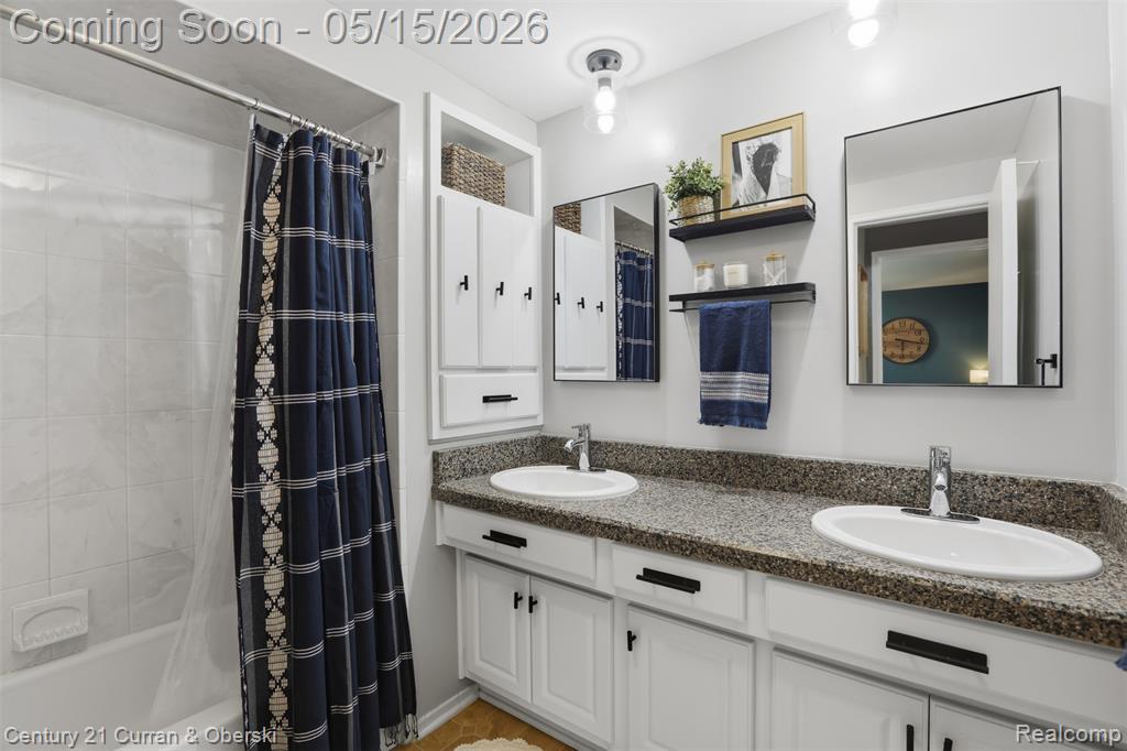 6632 PINE EAGLE LN Street, West Bloomfield, MI — Photo 21