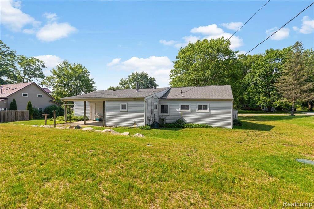 6161 ASCENSION Street, Clarkston, MI 48348 — Photo 7