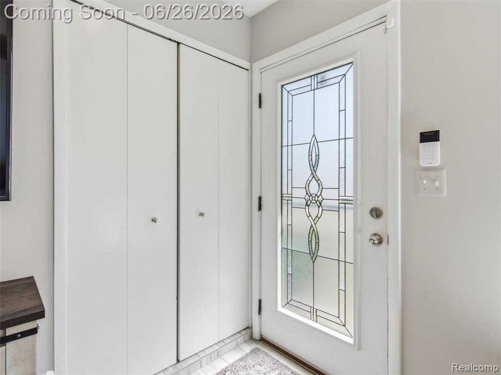 40963 Flagstaff Drive, Sterling Heights, MI 48313 — Photo 5