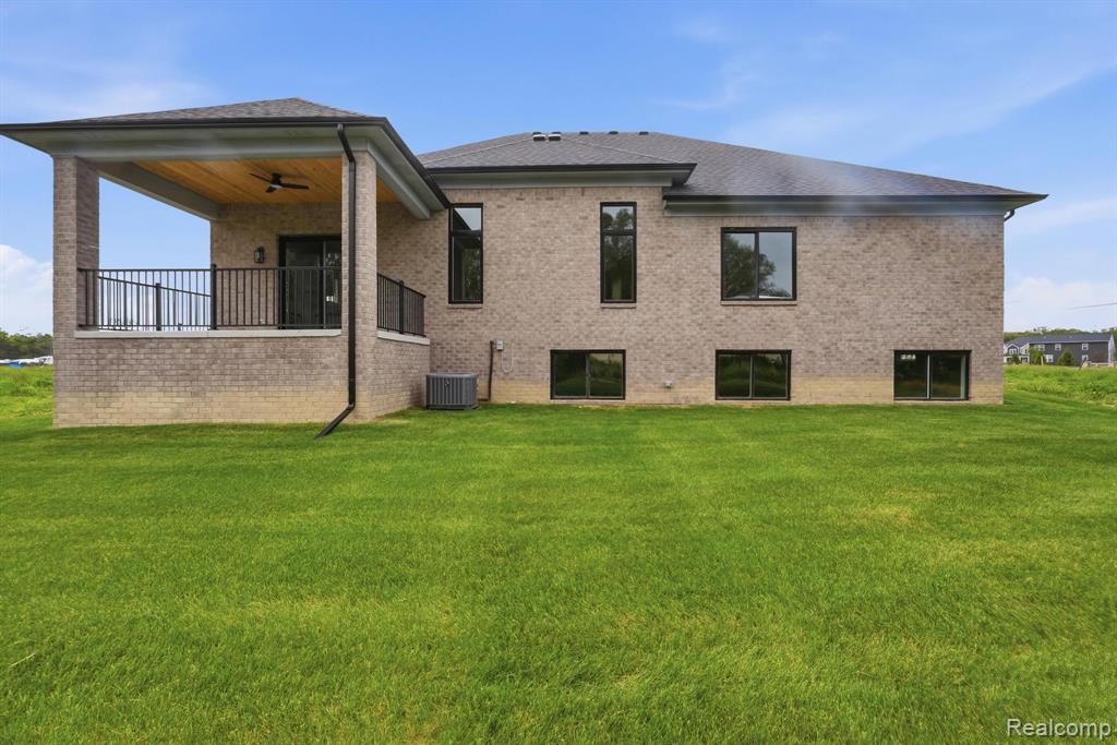 50976 Remar Farms Dr, Macomb, MI 48042 — Photo 28
