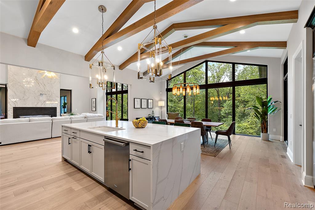 3268 Willis Drive, Oakland, MI, 48306