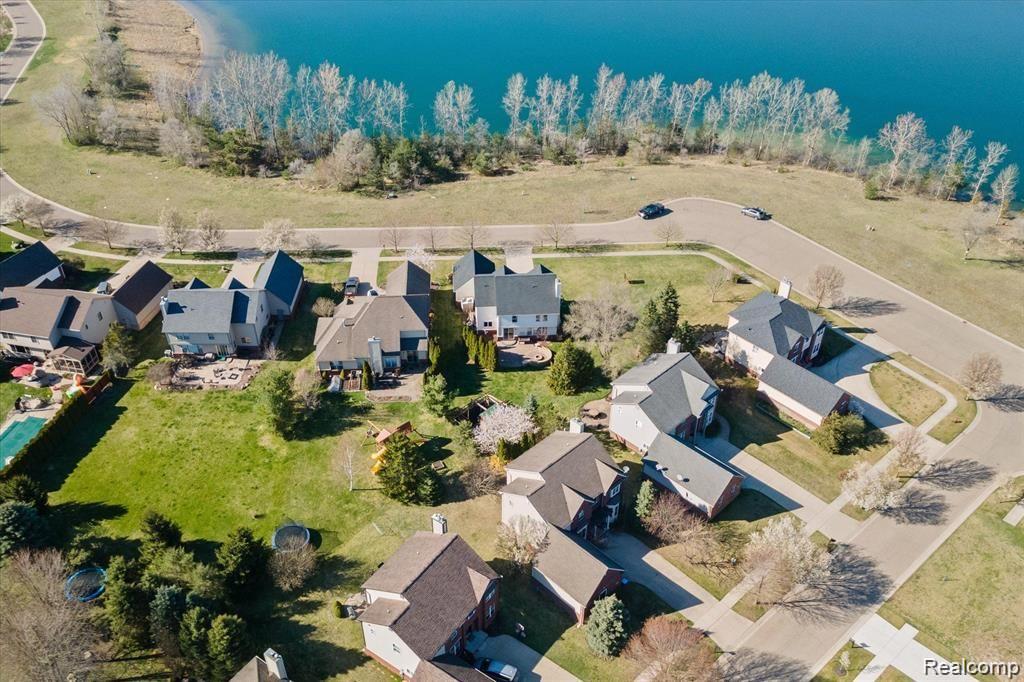 707 BAY POINTE Drive, Oxford, MI 48371 — Photo 53