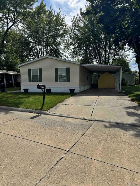 6061 Country Way N, Saginaw, MI 48603