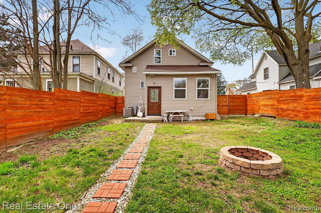 444 Diamond Avenue NE, Grand Rapids, MI 49503 — Photo 44