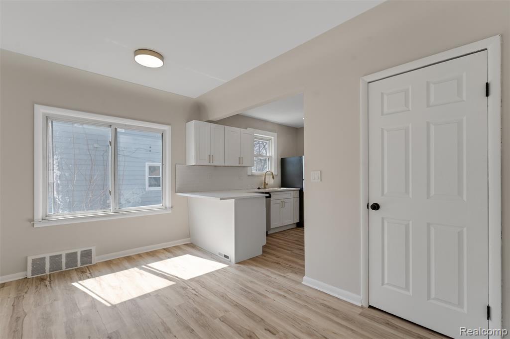 917 N Perry Street, Pontiac, MI 48340 — Photo 11