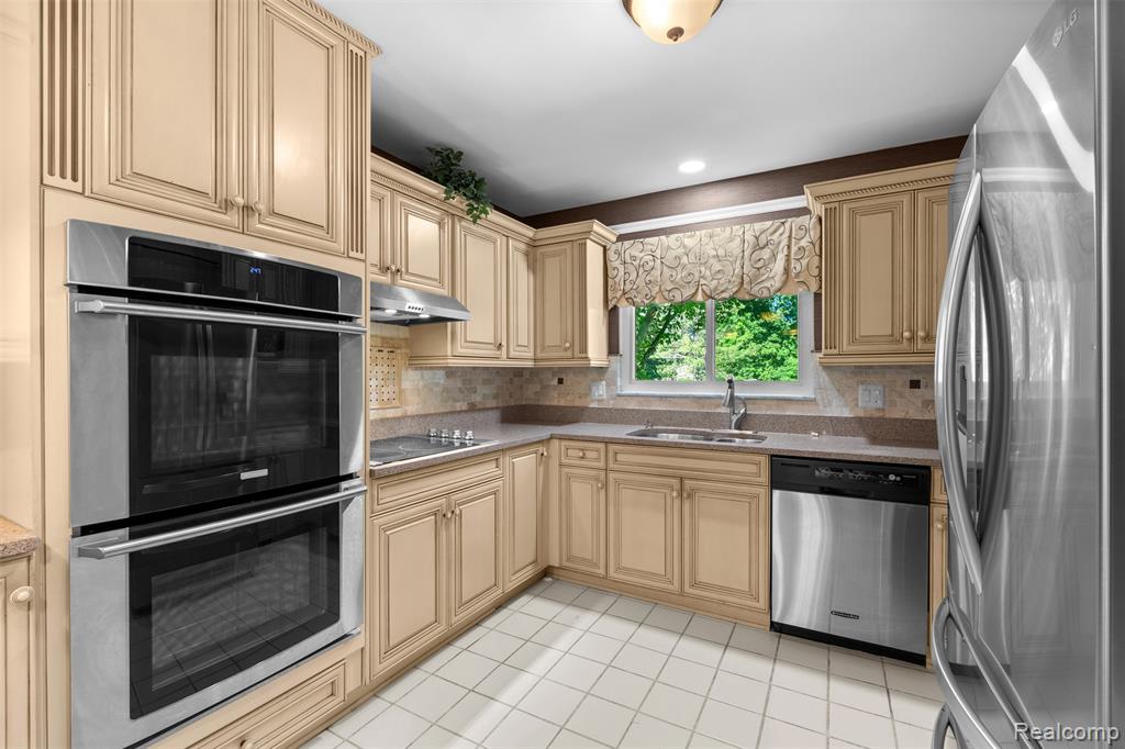 6471 Maple Hills Drive, Bloomfield Hills, MI 48301 — Photo 15