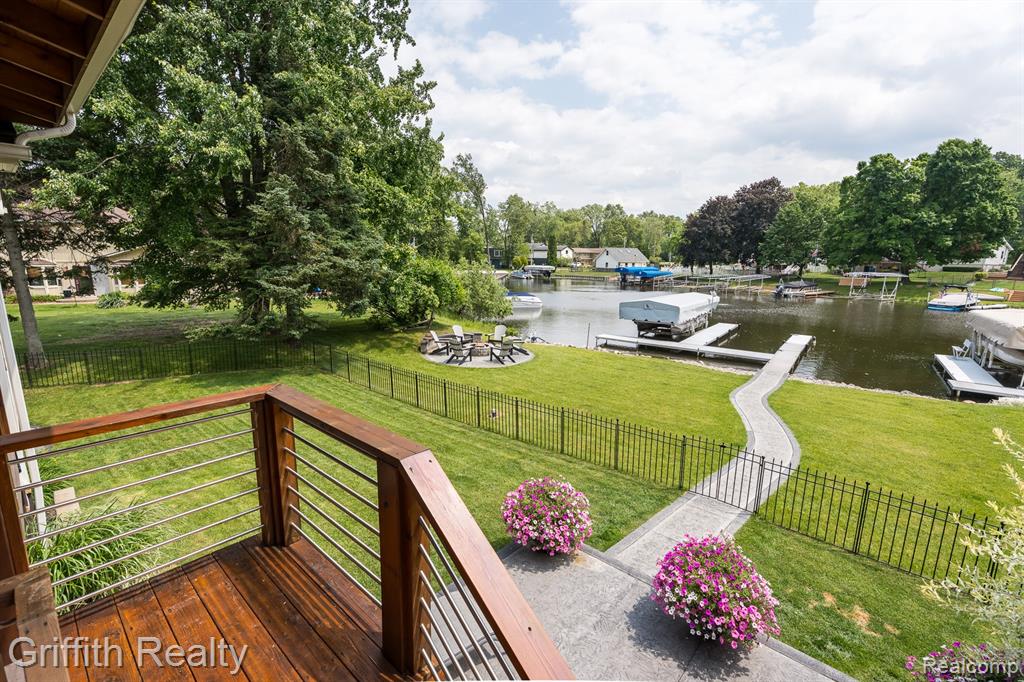 1158 Camelot Drive, Pinckney, MI 48169 — Photo 16