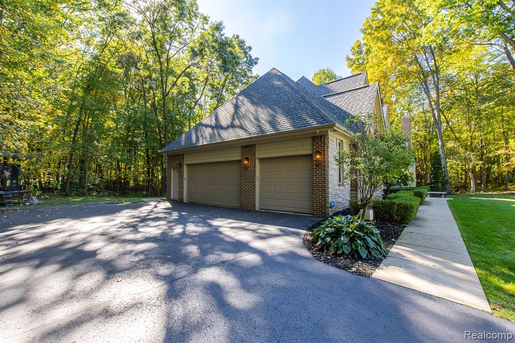 9909 Kingston Ridge, Clarkston, MI 48348 — Photo 66