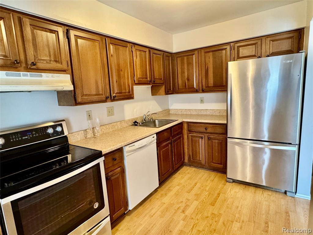 30515 FOURTEEN MILE, 37, Farmington, MI 48334 — Photo 7