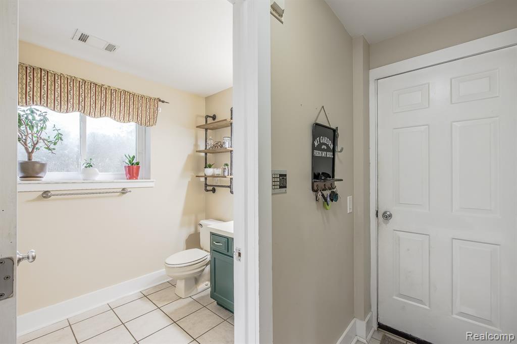 9618 Ridge Top Trail, Clarkston, MI 48348 — Photo 24