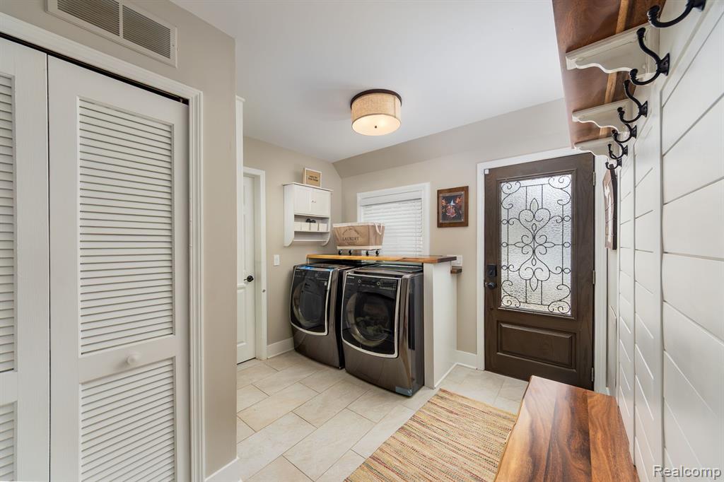 9235 SILVERSIDE, South Lyon, MI 48178 — Photo 12