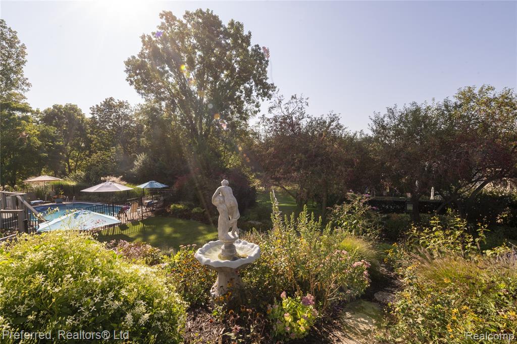 9350 Colony Farm Court, Plymouth, MI 48170 — Photo 56