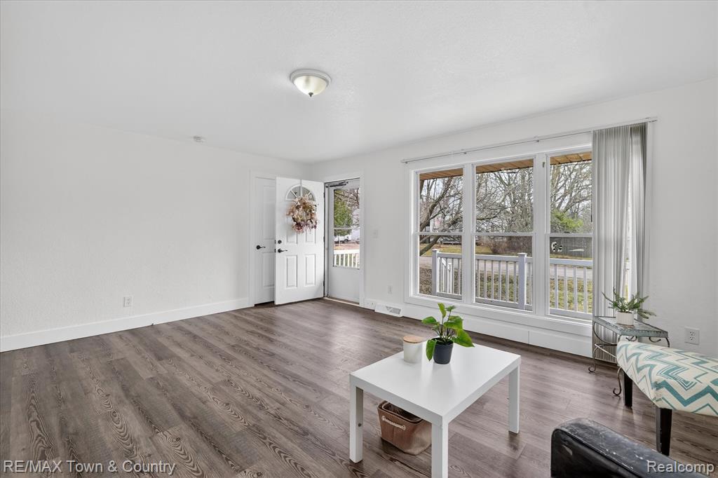3384 Clement Street, Flint, MI 48504 — Photo 2