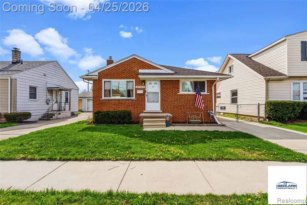 24909 Saxony Avenue, Eastpointe, MI 48021 — Photo 2