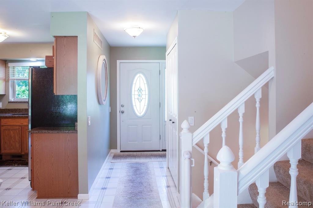 8911 Tartan Drive Drive, Clarkston, MI 48348 — Photo 6