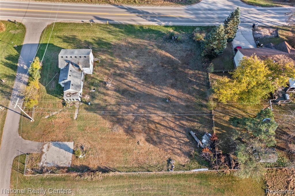 8292 Pettysville Road, Hamburg, MI 48169 — Photo 8